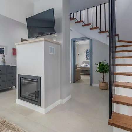 Macan With Private Pool, Sauna & Garden Willa