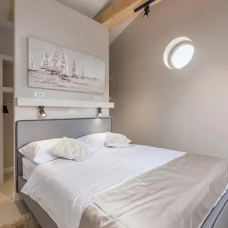 Macan With Private Pool, Sauna & Garden Villa
