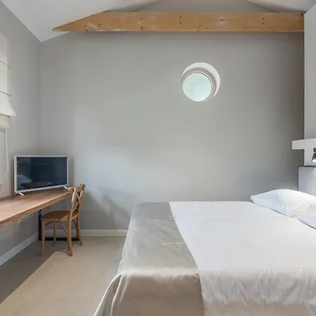 Macan With Private Pool, Sauna & Garden