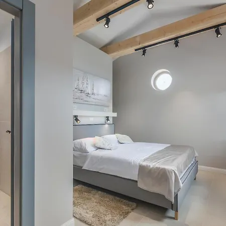 Macan With Private Pool, Sauna & Garden فيلة
