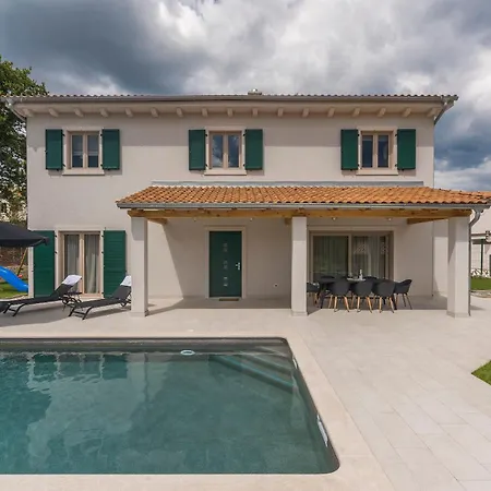 Villa Macan With Private Pool, Sauna & Garden *