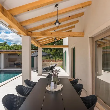 Macan With Private Pool, Sauna & Garden فيلة *