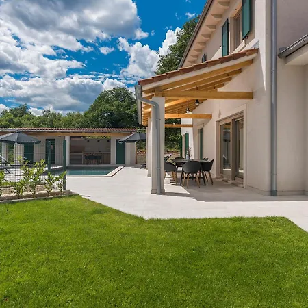 Villa Macan With Private Pool, Sauna & Garden *