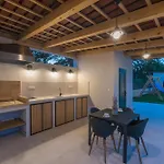 Villa Macan With Private Pool, Sauna & Garden *