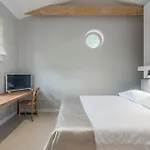 Macan With Private Pool, Sauna & Garden