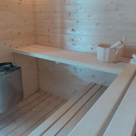 Macan With Private Pool, Sauna & Garden ヴィラ *